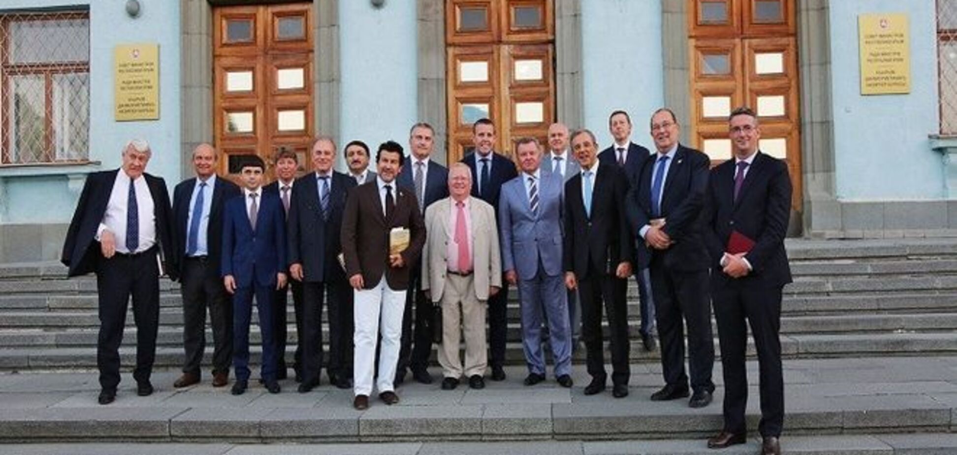 СБУ запретила въезд в Украину французским 'друзьям Путина'