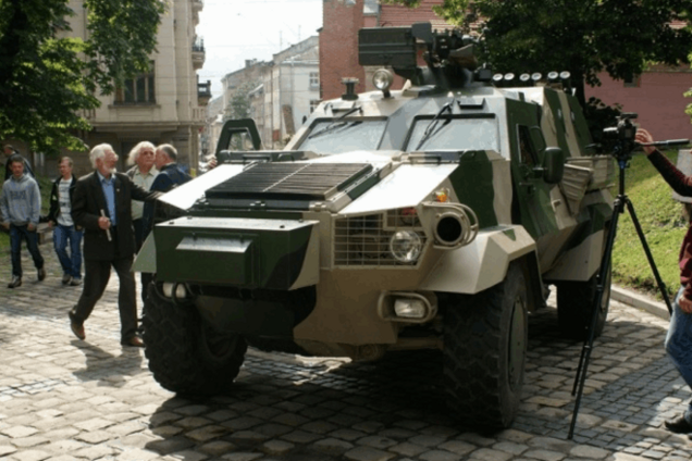 Чем удивят в бою мощные 'Козаки' и 'Спартаны': инфографика новой брони ВСУ