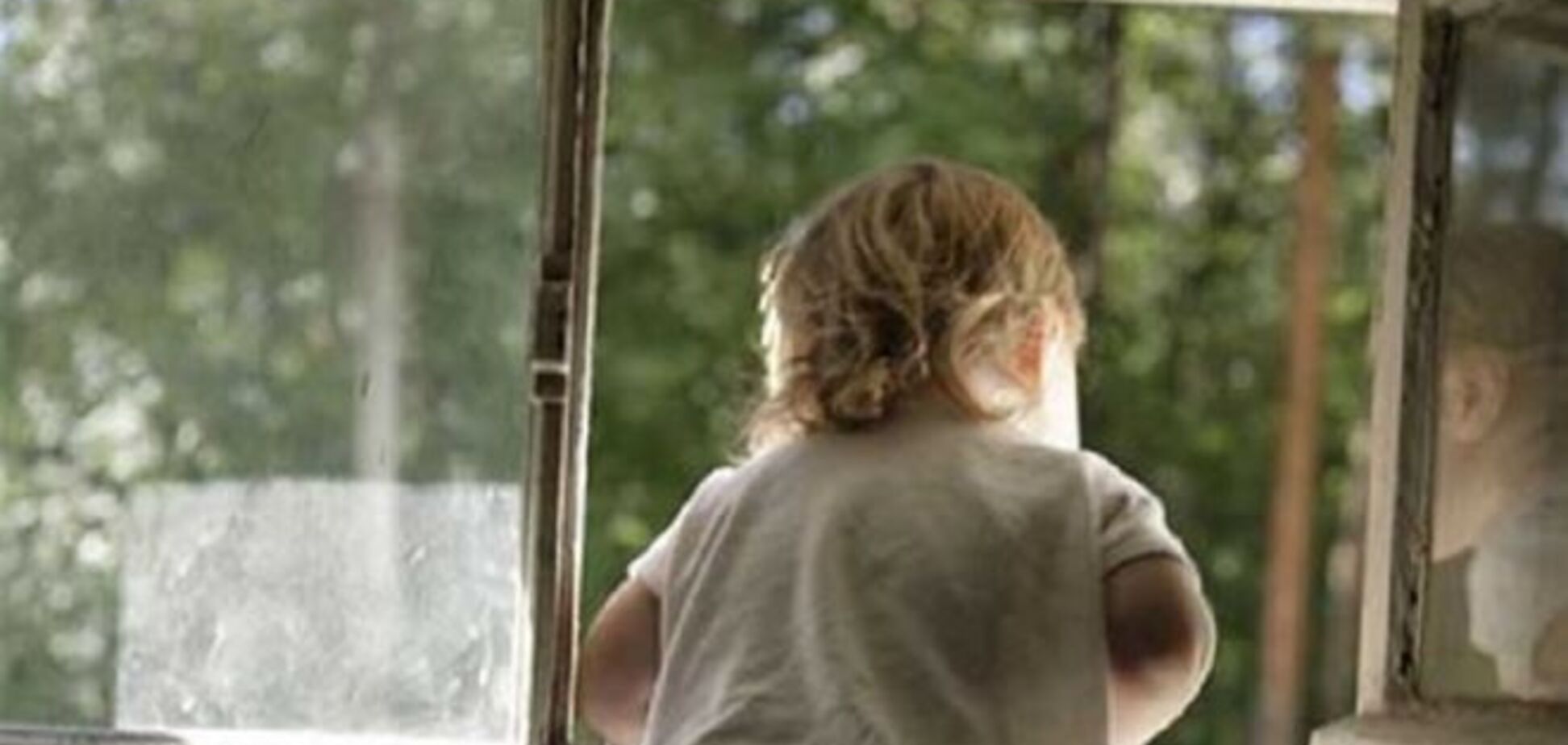 В Киеве 3-летний малыш выпал из окна многоэтажки