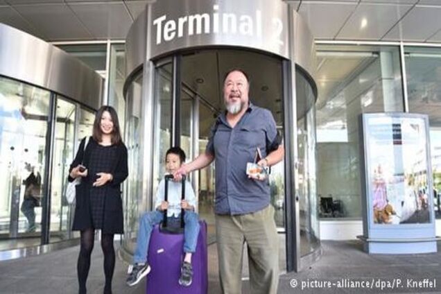 Китайський дисидент Ай Вейвей прибув до Німеччини