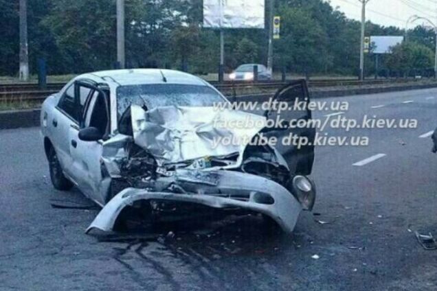 Жесткое ДТП в Киеве: пострадал школьник. Фотофакт