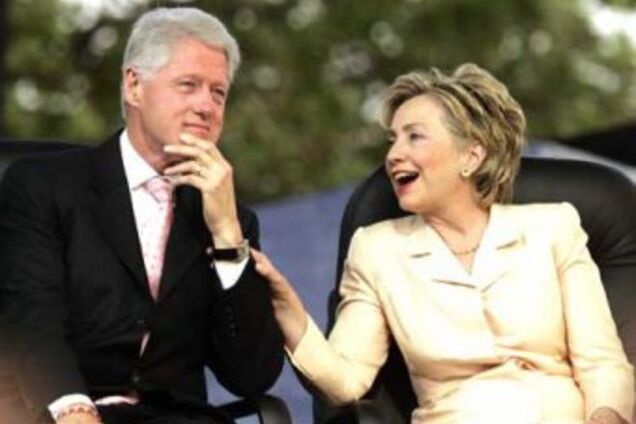 Хиллари Клинтон показала секси-фото с мужем 40 лет назад: президентская чета в коротких шортиках