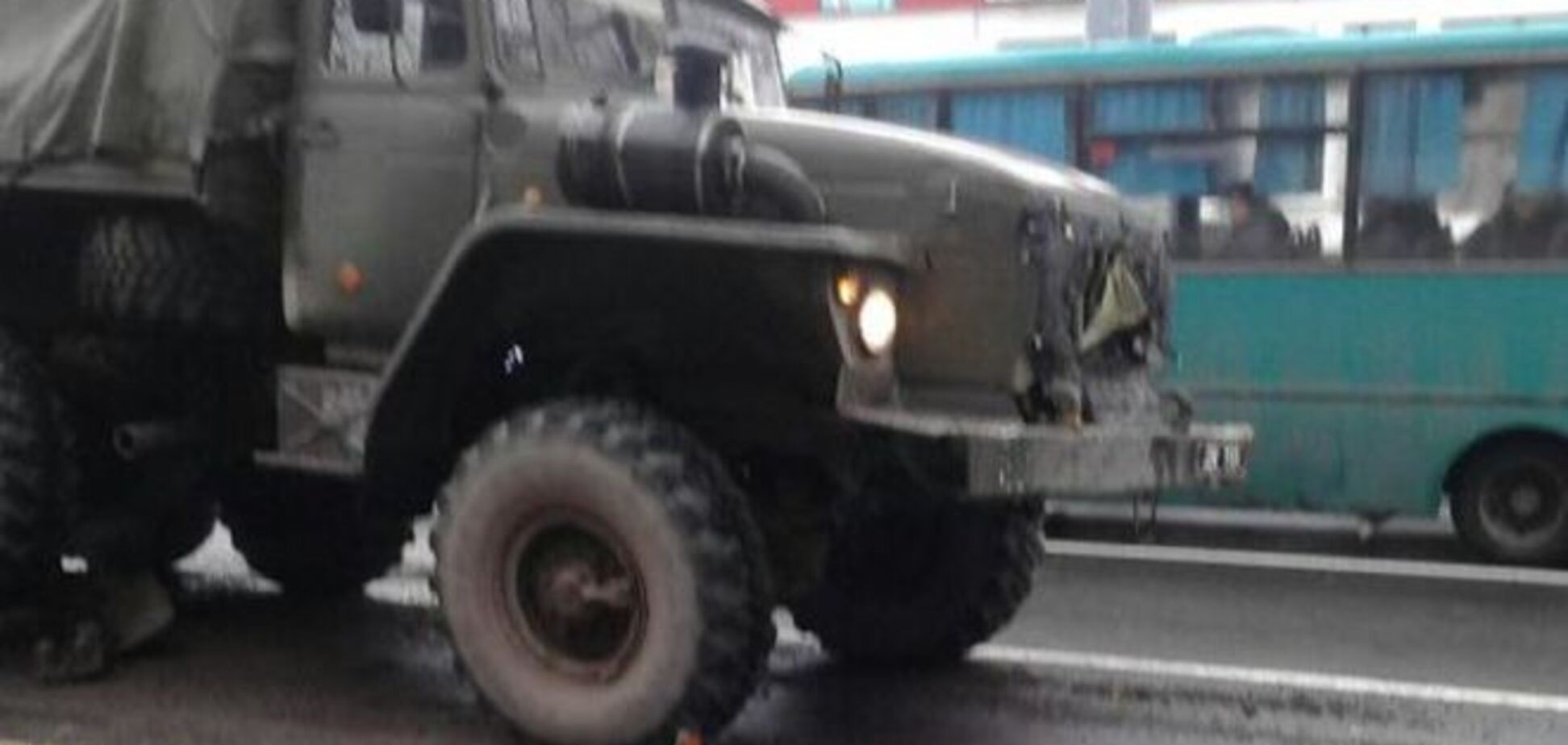 На Луганщині п'яний терорист на вантажівці збив двох жінок і дитину
