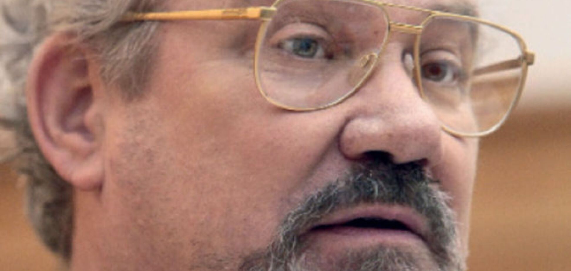 Екс-суддя КСУ: Україна у стані війни, Конституцію змінювати не можна