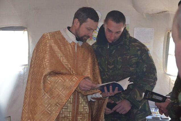 В АТО вирушила перша 'духовна сотня' капеланів