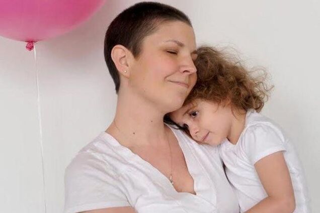 Окно памяти: умирающая от рака мама написала дочери записки на все случаи жизни