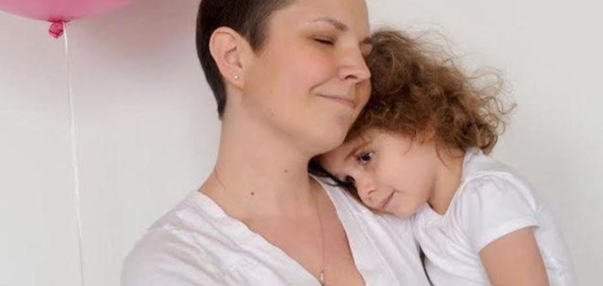 Окно памяти: умирающая от рака мама написала дочери записки на все случаи жизни