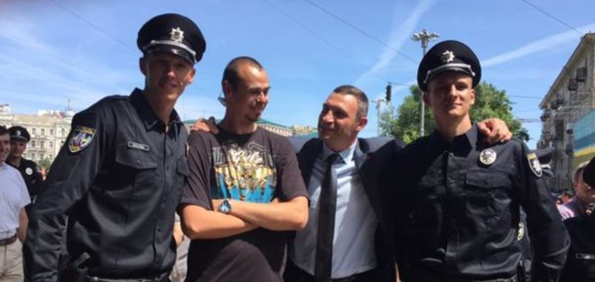 'Дяди Степы-великаны'. Киев будут патрулировать полицейские-богатыри: фотофакт