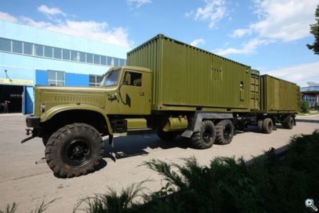 В Киеве представили мобильный банно-прачечный комплекс для ВСУ: фоторепортаж