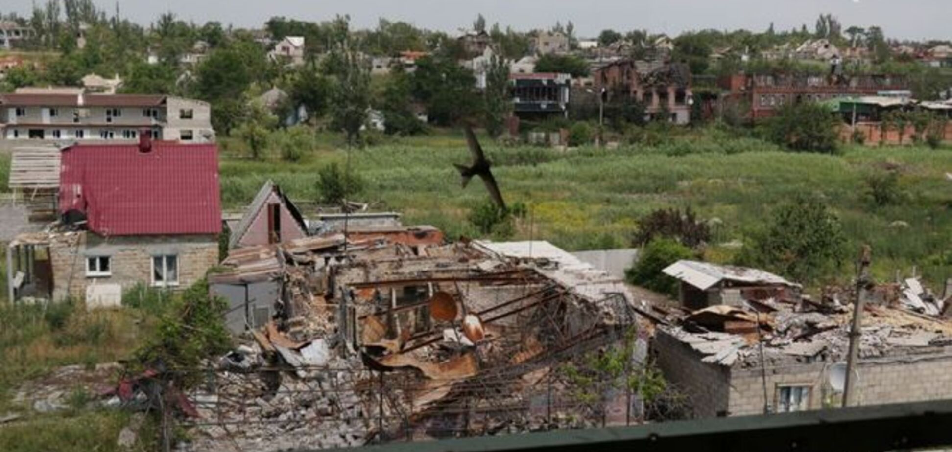 Широкино опустело: террористы разрушили поселок на 80%