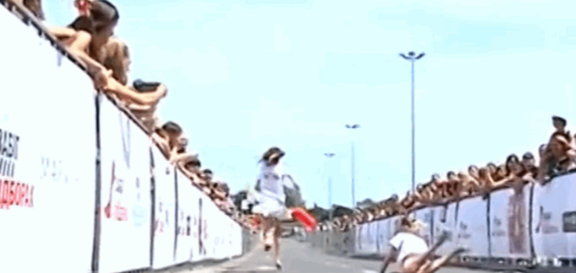 Добежать за 16 секунд. Во Львове девушки на шпильках бегали наперегонки за путевкой в Нью-Йорк: видеофакт