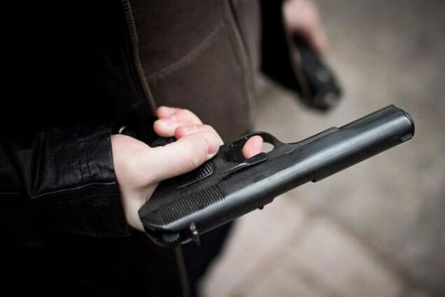 В Іллічівську бійка біля бару закінчилася стріляниною: є поранені і загиблий