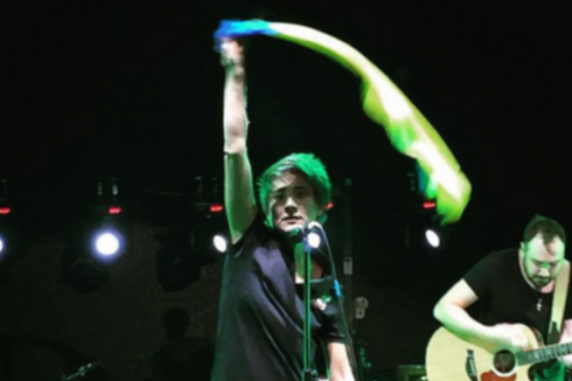 Земфира с флагом Украины не испугалась реакции россиян - журналистка