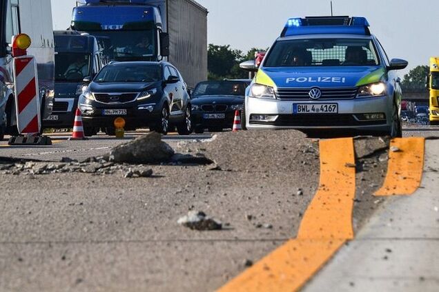 Не выдерживает даже бетон: в Германии от небывалой жары трескаются автобаны