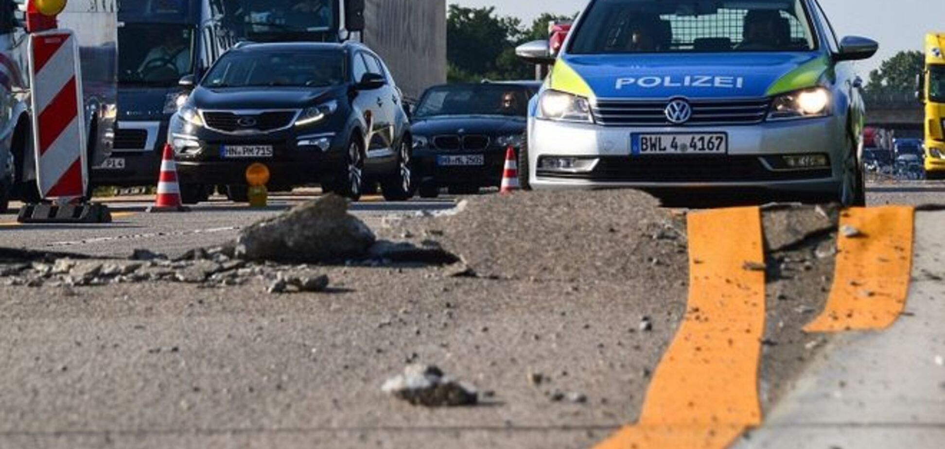 Не выдерживает даже бетон: в Германии от небывалой жары трескаются автобаны
