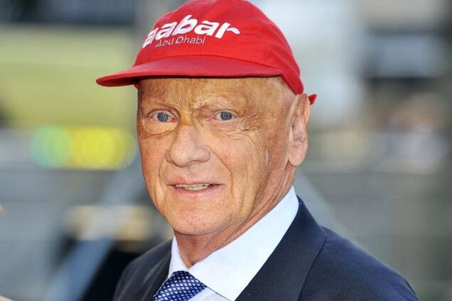 Трехкратный чемпион Ф-1 обменял все награды на пожизненную автомойку