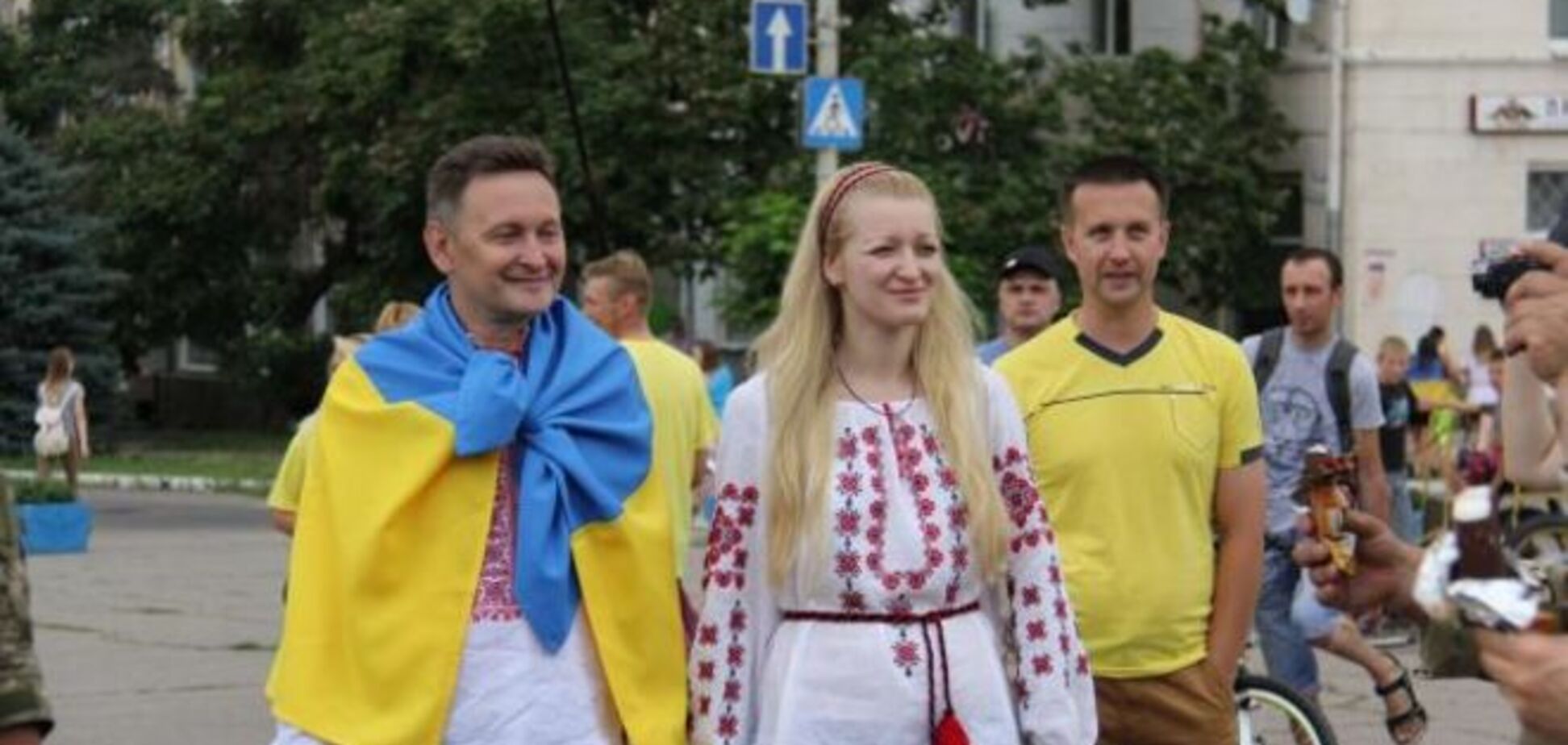 В Краматорске тысячи жителей отметили годовщину освобождения гимном Украины: фото и видеофакт