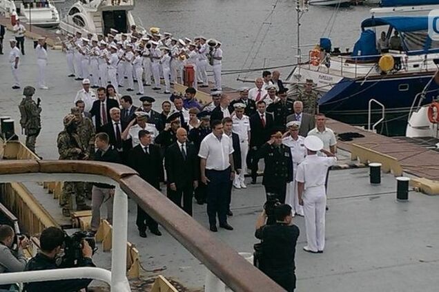 В Одессе в честь Дня флота разрешили посмотреть корабли: фотоотчет