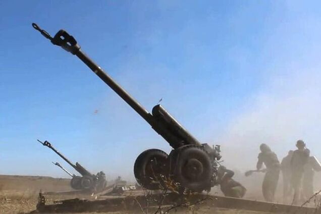 Будинки трясуть. Поблизу Донецька йде інтенсивний бій: Відеофакт