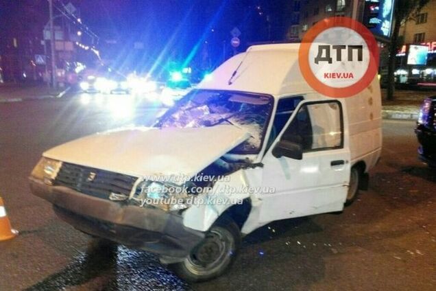 В Киеве ночью произошло 'голливудское' ДТП: фотофакт