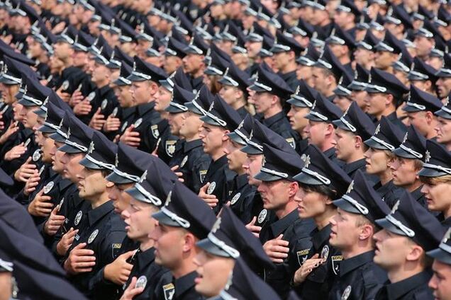 Нова поліція опублікувала звіт про перший день роботи