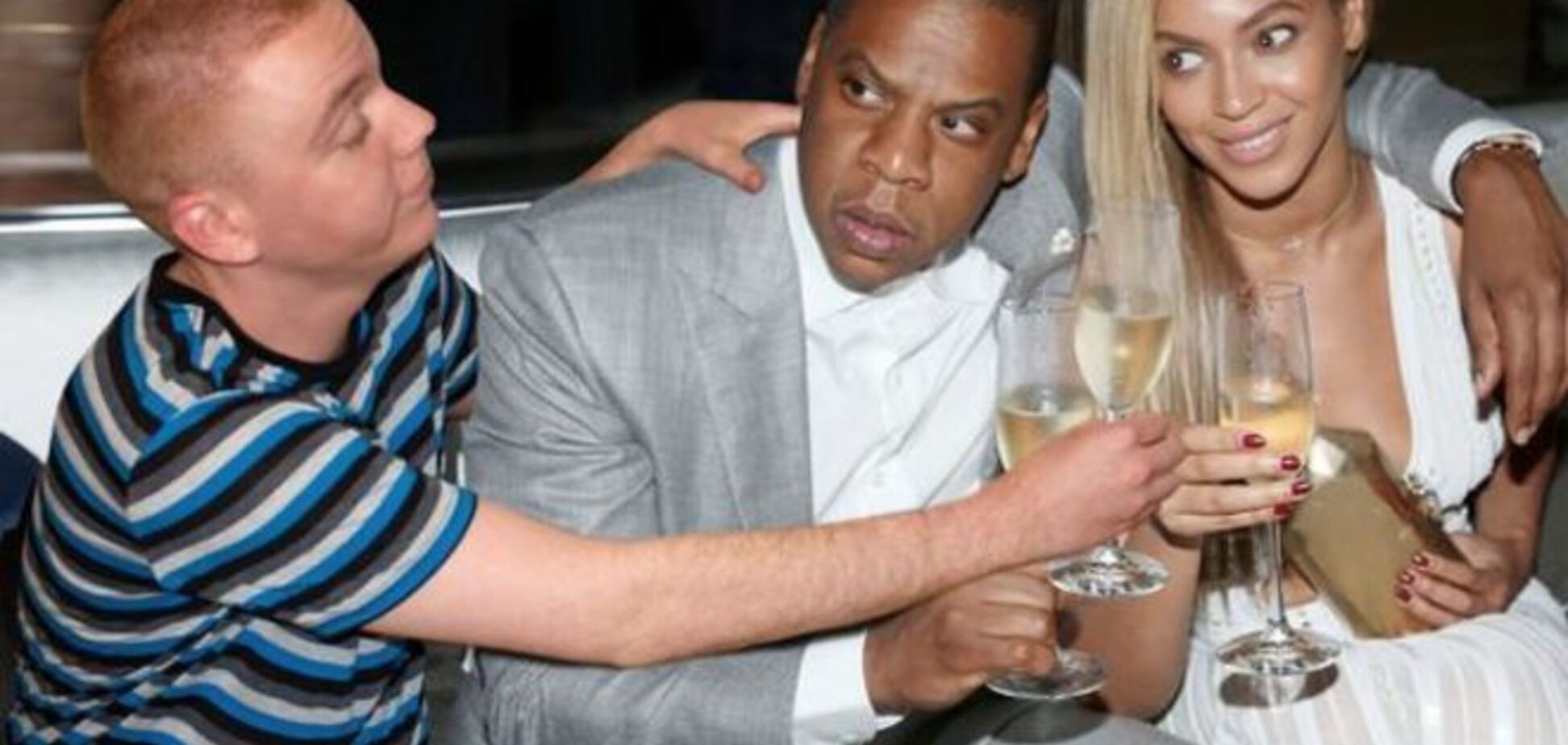 Гений стеба: парень невероятно смешно зафотошопил себя со звездами