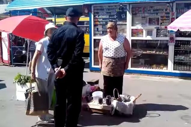 Уличные торгаши устроили истерику новым патрулям: опубликовано видео