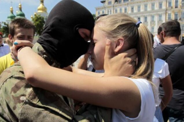 Жена парня из АТО: 'Да лучше бы ты там остался!'