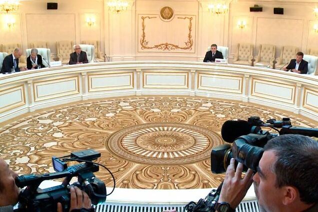 В Минске попробуют договориться от отводе танков на Донбассе