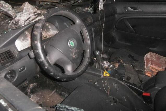 В Киеве ночью горели два автомобиля