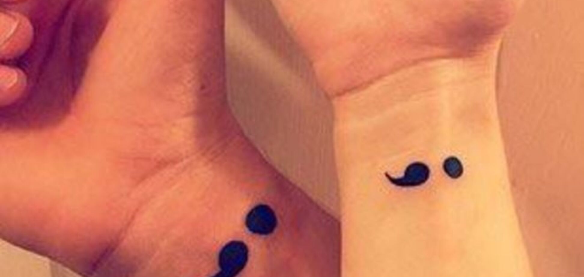 Это не конец: почему люди во всем мире делают тату 'точка с запятой'