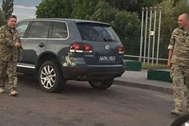 Скандал із військкомами Бородянки: напали на жінку за зйомку їхнього авто