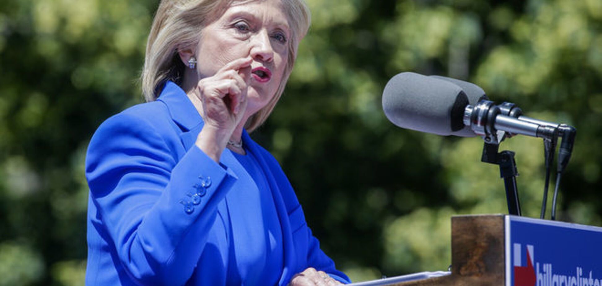 Клінтон звинуватила Росію у фінансуванні хакерів