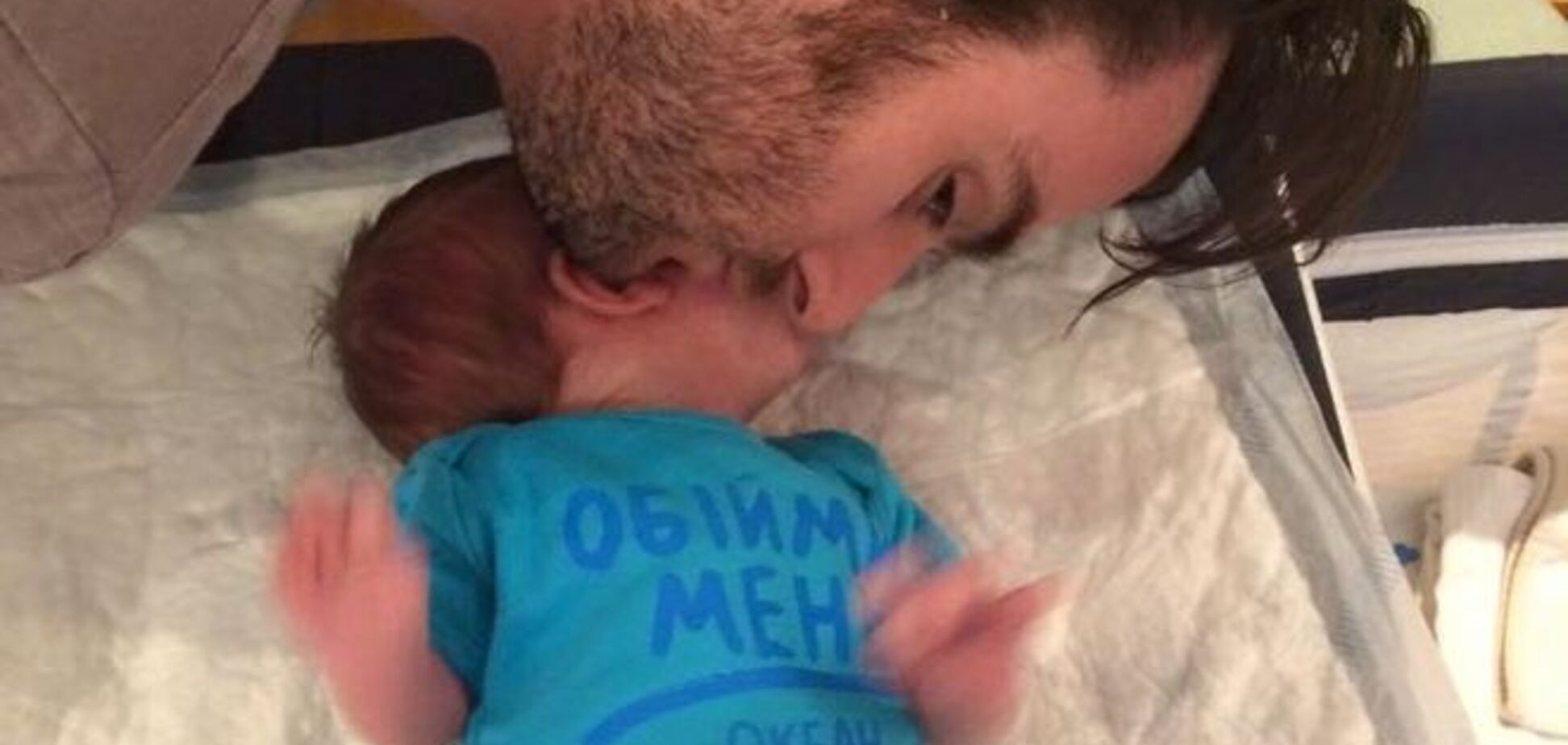 Клавишник 'Океана Ельзи' показал трогательный снимок новорожденного сына