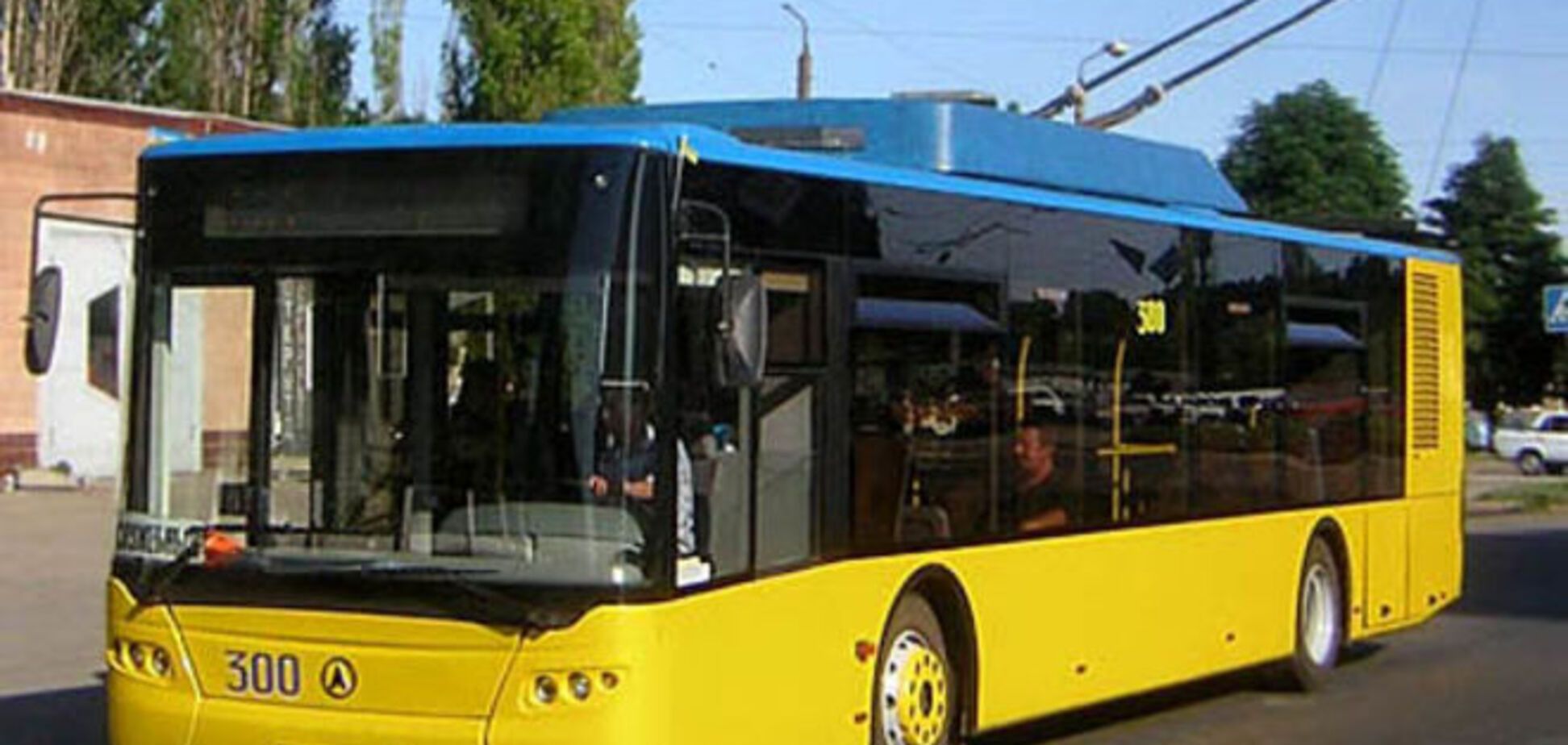 В Киеве фура парализовала движение шести маршрутов троллейбуса