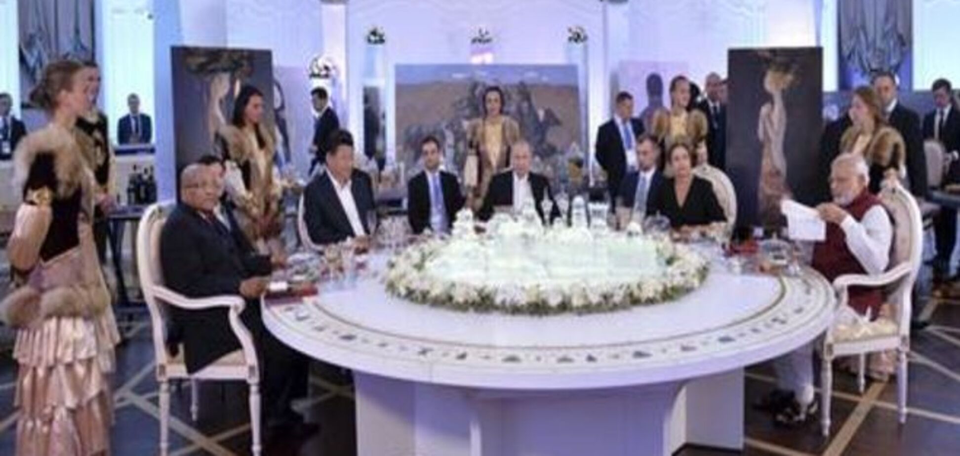 На тлі погіршення відносин із Заходом РФ погодила тіснішу співпрацю з країнами БРІКС