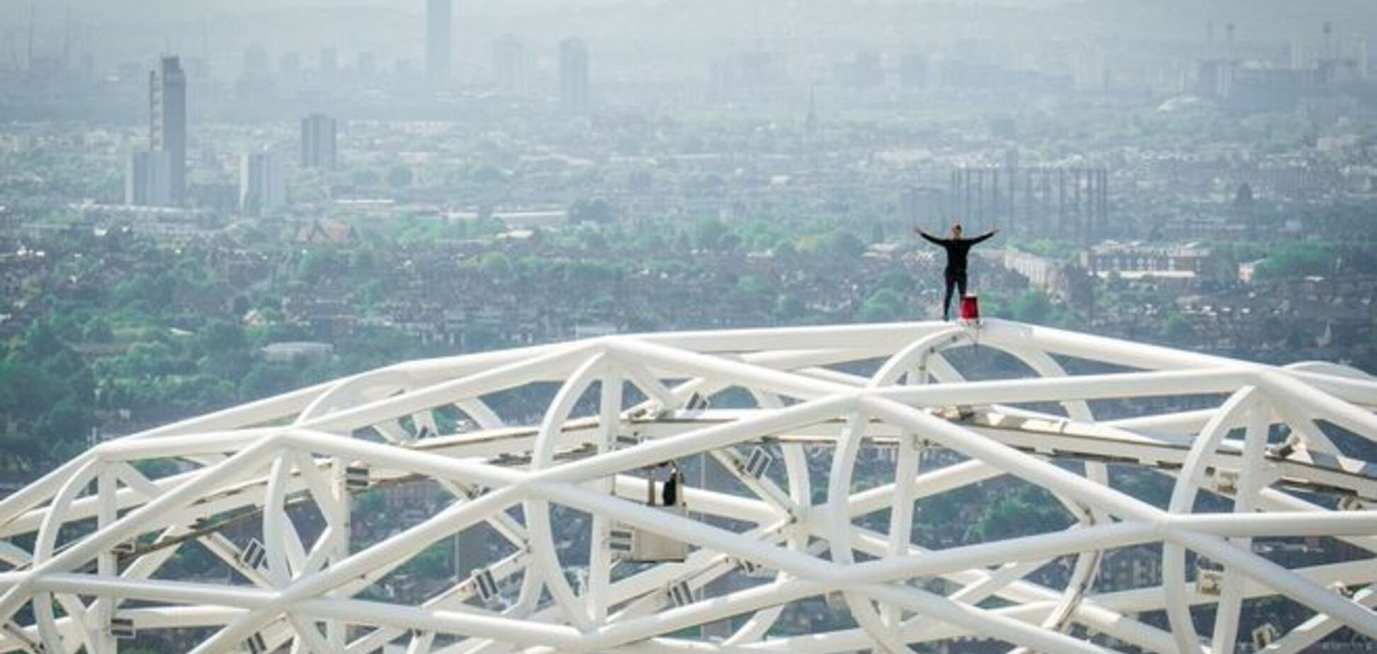 Британский экстремал шокировал 'Уэмбли': яркое видео