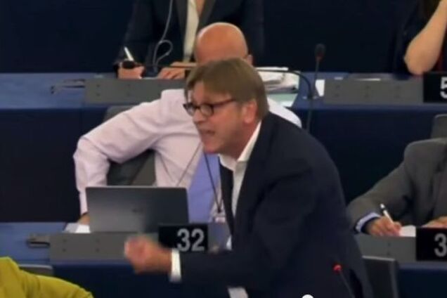 Евродепутат устроил Ципрасу жесткую публичную 'порку': видеофакт