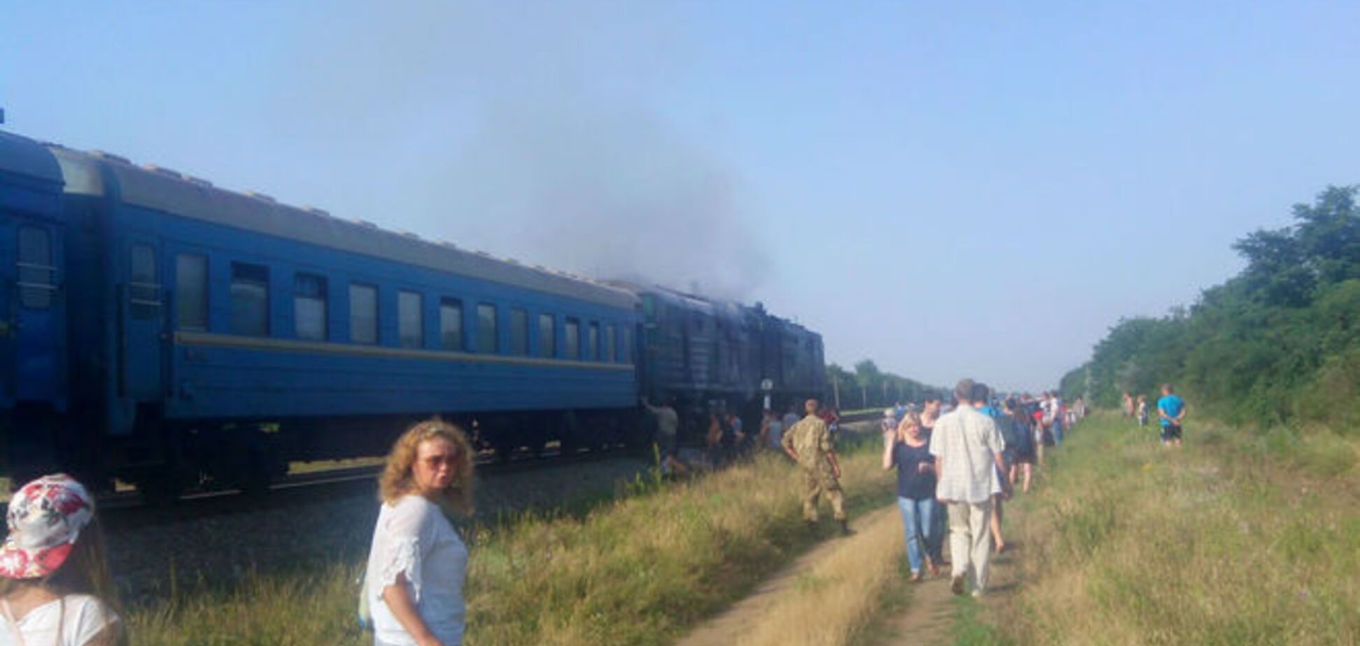 Загорелся поезд Киев-Николаев: фоторепортаж