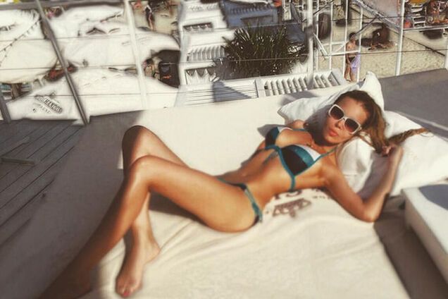 Алина Гросу поразила своей роскошной фигурой в бикини