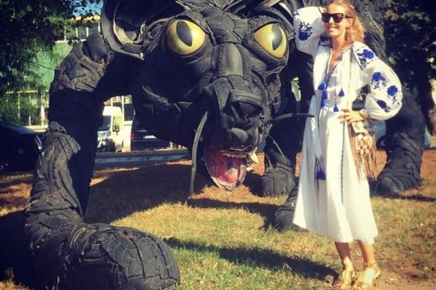 Собчак поделилась снимком в вышиванке: фотофакт