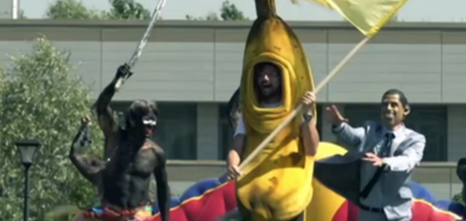 В Москве разразился расистский скандал из-за Обамы с бананом