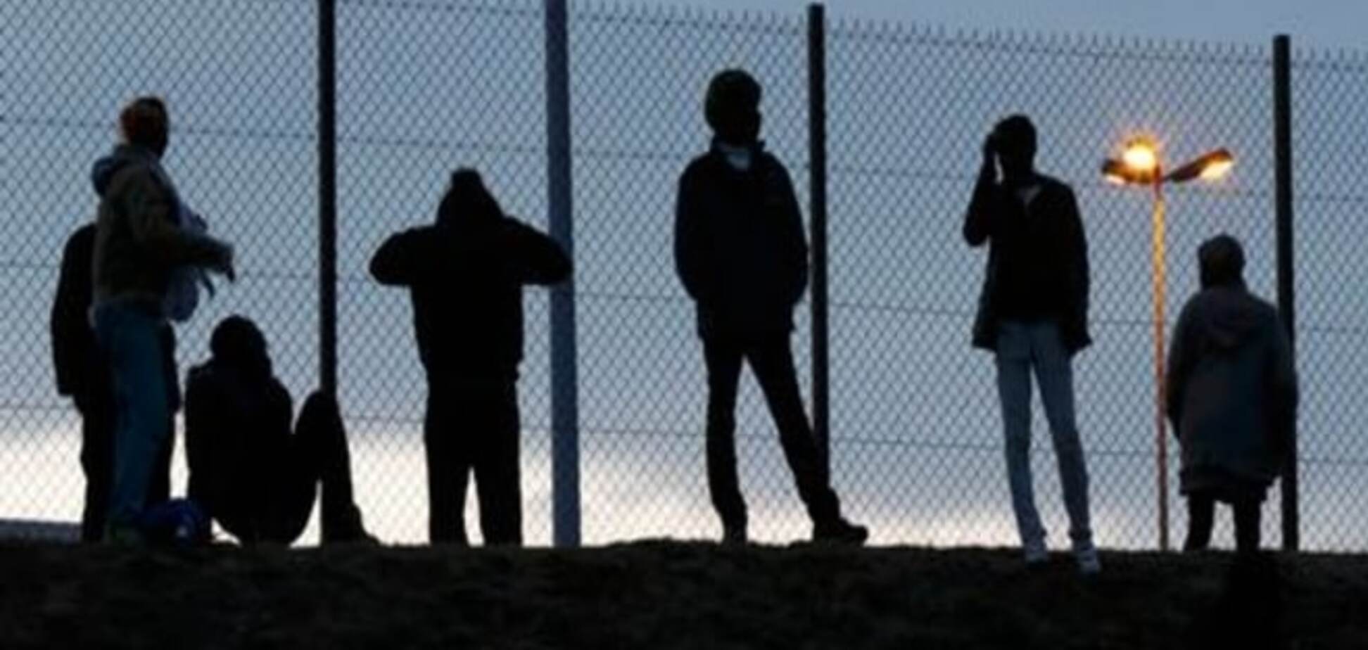 Лондон схиляється до жорсткішої політики щодо біженців