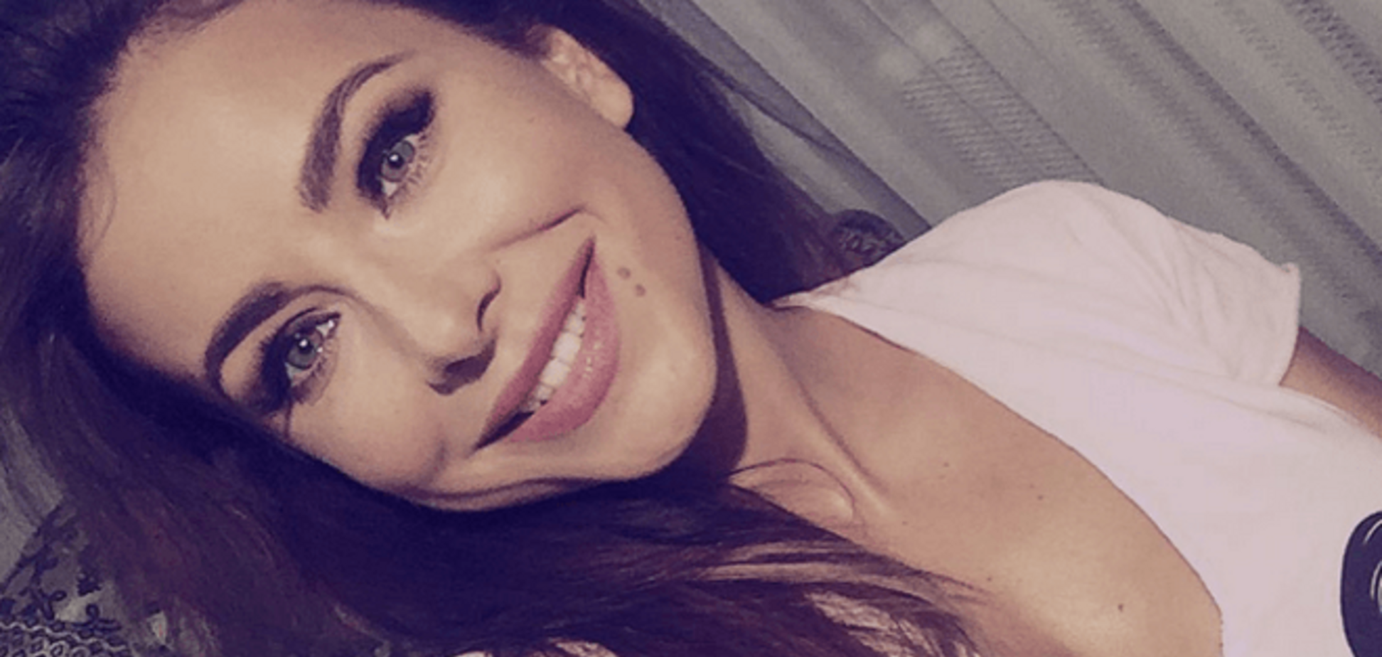 Ани Лорак похвасталась осиной талией и пышной грудью