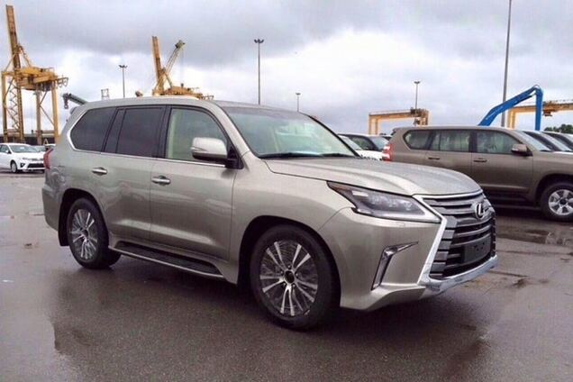 Автошпионы сняли Lexus LX до официальной премьеры