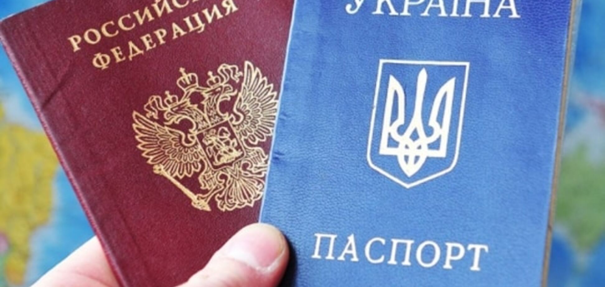 Чистий 'совок': аналітик розповів, що ховається за видачею українських паспортів іноземцям