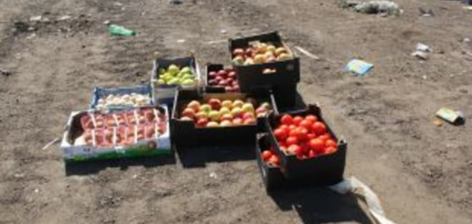 Вигнані: опубліковані фото 'похорону' санкціонки в Криму