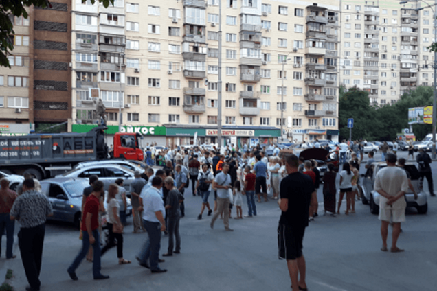 Милиция задержала спортивных молодчиков на скандальной стройке в Киеве
