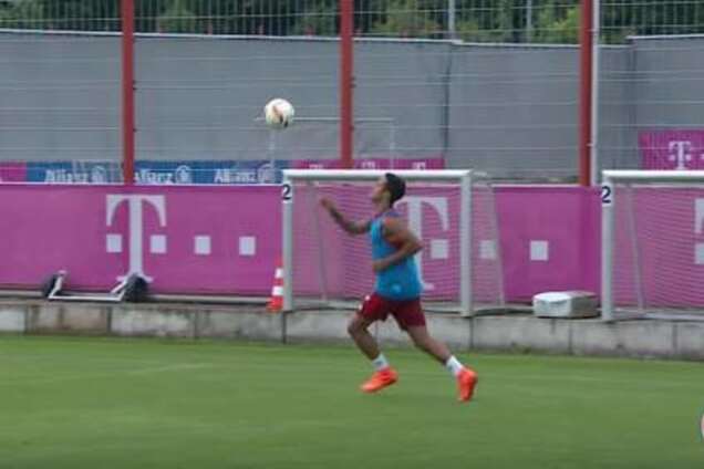 Яркие трюки футболистов 'Баварии' бьют рекорды на Youtube