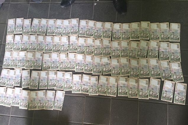 50 тысяч - как с куста: на взятке поймали очередного чиновника